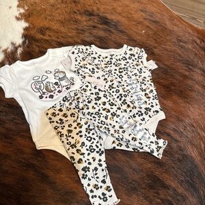 Garanimals White and Black Kids Matching Set 0-3m